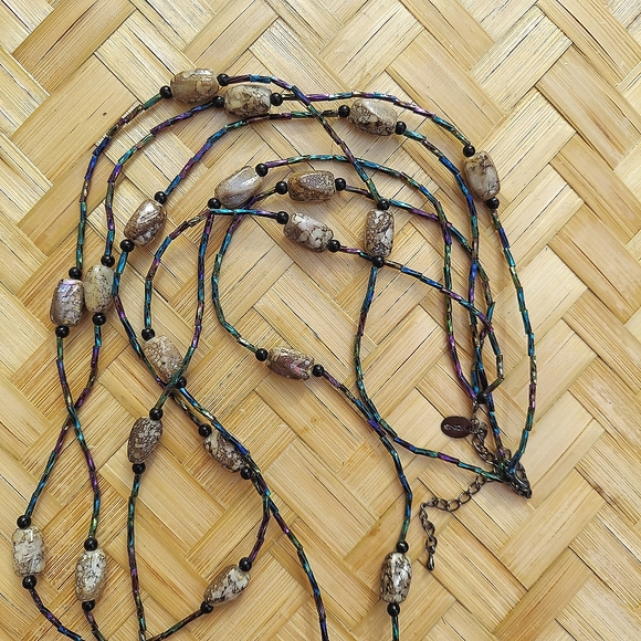 Multi-strand beaded necklace and peacock style earrings set - Picture 4 of 4